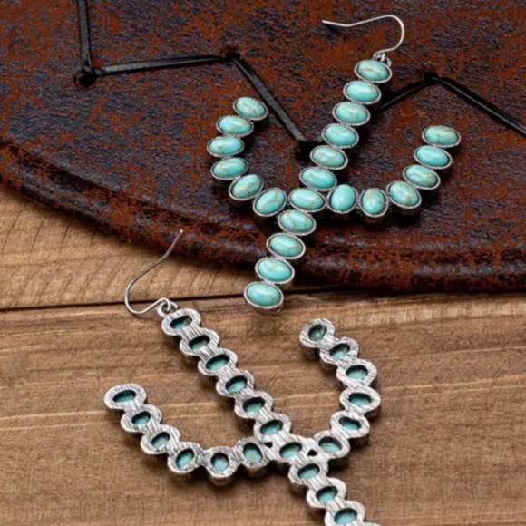 NEW Pair of BIG Vintage Style Boho Turquoise Cactus Dangle Earrings - Picture 2 of 5